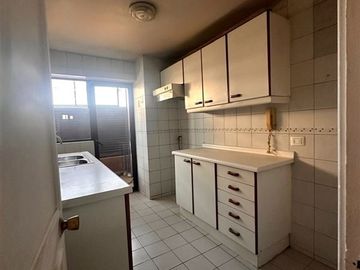 Departamento en venta de 3 dorm. 2 baños en Providencia