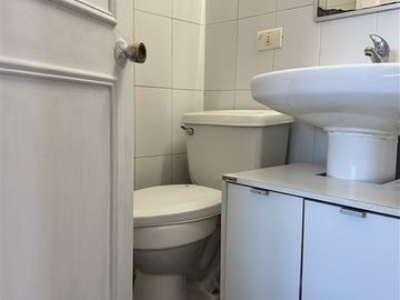 Departamento en venta de 3 dorm. 2 baños en Providencia