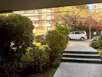 Departamento en venta de 3 dorm. 2 baños en Providencia
