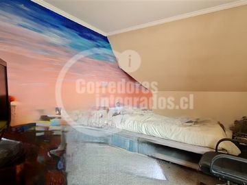 3 pisos. 6 dorm y 3 baños. en Peñalolén