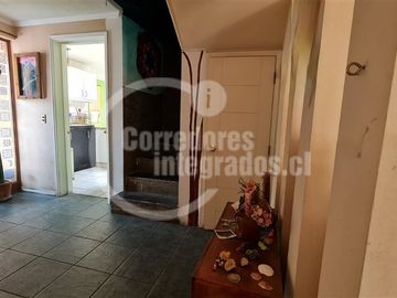 3 pisos. 6 dorm y 3 baños. en Peñalolén