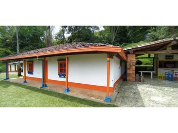VENTA  DE FINCA EN  AMAG - SUROESTE ANTIOQUEÑO
