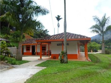 VENTA  DE FINCA EN  AMAG - SUROESTE ANTIOQUEÑO