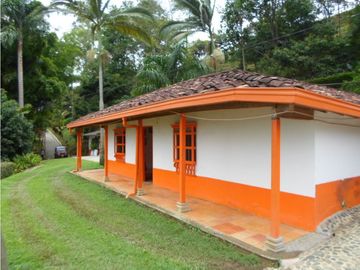 VENTA  DE FINCA EN  AMAG - SUROESTE ANTIOQUEÑO