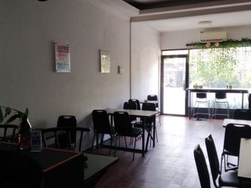 Rumah diJual di Tomang, Jakarta Barat. Untuk tempat Usaha