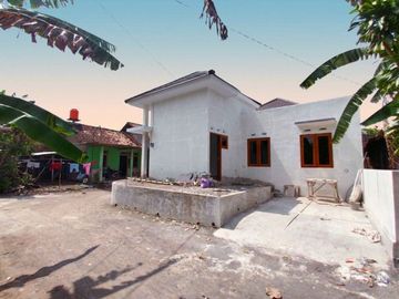 Rumah Baru Siap Huni Kawasan Pemda Bantul Jalan Parangtritis Km 12