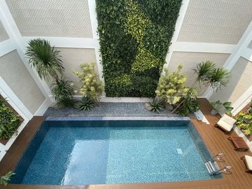 RUMAH MEWAH HARGA MURAH MOZART SYMPHONIA 3 LANTAI 3 GARASI PROMO
