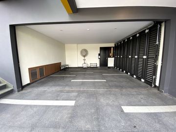 RUMAH MEWAH HARGA MURAH MOZART SYMPHONIA 3 LANTAI 3 GARASI PROMO