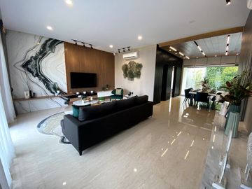 RUMAH MEWAH HARGA MURAH MOZART SYMPHONIA 3 LANTAI 3 GARASI PROMO