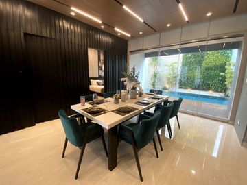 RUMAH MEWAH HARGA MURAH MOZART SYMPHONIA 3 LANTAI 3 GARASI PROMO