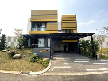 RUMAH MEWAH HARGA MURAH MOZART SYMPHONIA 3 LANTAI 3 GARASI PROMO