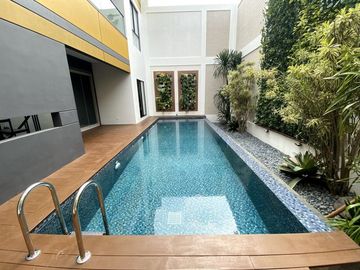 RUMAH MEWAH HARGA MURAH MOZART SYMPHONIA 3 LANTAI 3 GARASI PROMO