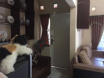 Rumah Homey dan Asri Full Pagar dekat Monumen Jogja Kembali