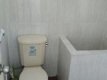 Disewakan Rumah Siap Huni Lokasi Di Jl. Manyar Jaya, Surabaya