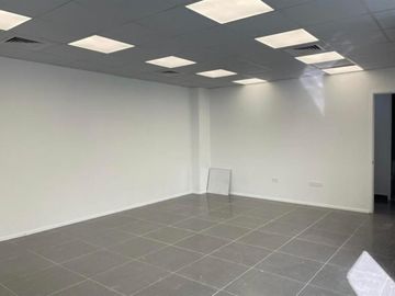 ARRIENDO OFICINA. PLANTA LIBRE. 2B. PROVIDENCIA