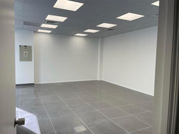 ARRIENDO OFICINA. PLANTA LIBRE. 2B. PROVIDENCIA