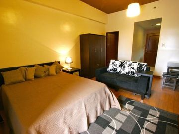 COZY FULLY FURNISHED STUDIO UNIT WITH BALCONY FOR RENT IN THE PASEO PARKVIEW SUITES