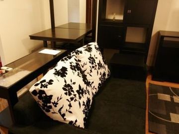 COZY FULLY FURNISHED STUDIO UNIT WITH BALCONY FOR RENT IN THE PASEO PARKVIEW SUITES
