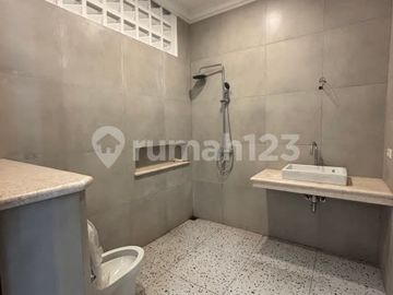 Dijual Rumah Mewah dengan Private Pool & Bebas Banjir di Alsut