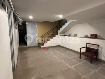 Dijual Rumah Mewah dengan Private Pool & Bebas Banjir di Alsut