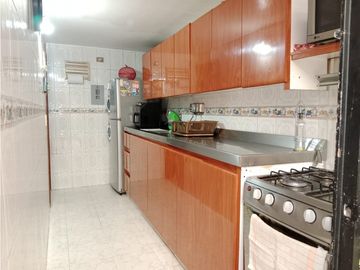 SE VENDE  CASA SECTOR  MANDALAY KENNEDY