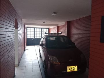 SE VENDE  CASA SECTOR  MANDALAY KENNEDY