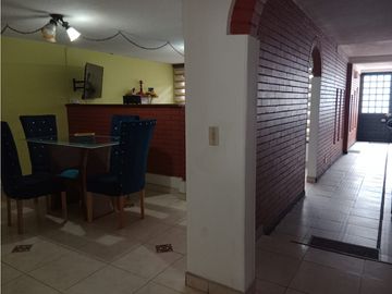 SE VENDE  CASA SECTOR  MANDALAY KENNEDY