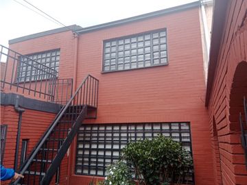 SE VENDE  CASA SECTOR  MANDALAY KENNEDY
