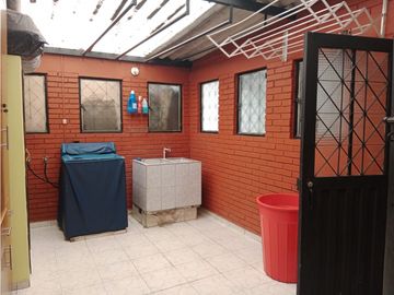 SE VENDE  CASA SECTOR  MANDALAY KENNEDY