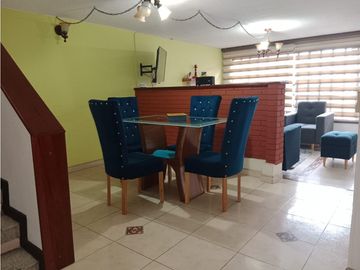 SE VENDE  CASA SECTOR  MANDALAY KENNEDY