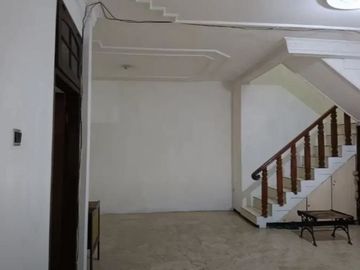 Rumah 2 Lantai Siap Huni Ngagel Timur Surabaya