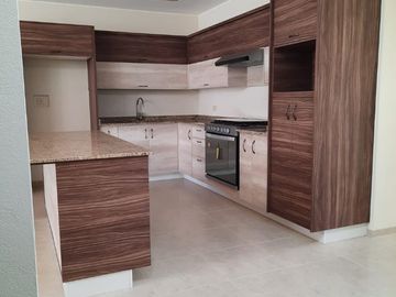 EN VENTA CASA NUEVA DE UN PISO EN TEQUISQUIAPAN