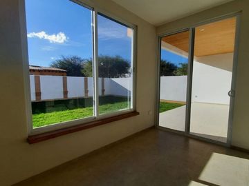 EN VENTA CASA NUEVA DE UN PISO EN TEQUISQUIAPAN