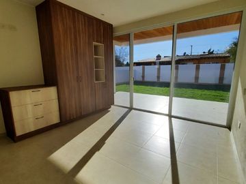 EN VENTA CASA NUEVA DE UN PISO EN TEQUISQUIAPAN