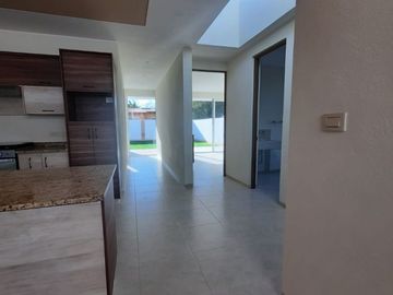 EN VENTA CASA NUEVA DE UN PISO EN TEQUISQUIAPAN