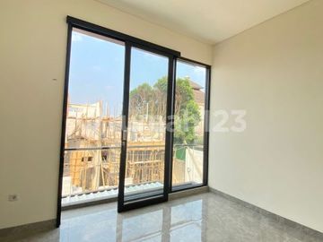Brand New Rumah Minimalis Modern Dalam Komplek di Cirendeu