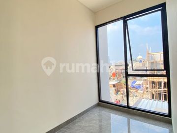 Brand New Rumah Minimalis Modern Dalam Komplek di Cirendeu