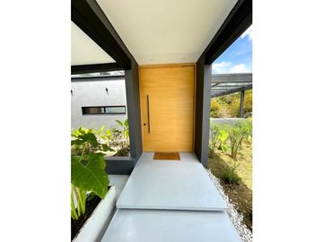 VENTA CASA CAMPESTRE EN EL RETIRO SECTOR LA FE
