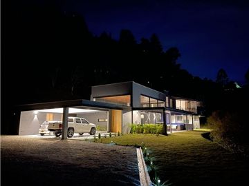 VENTA CASA CAMPESTRE EN EL RETIRO SECTOR LA FE