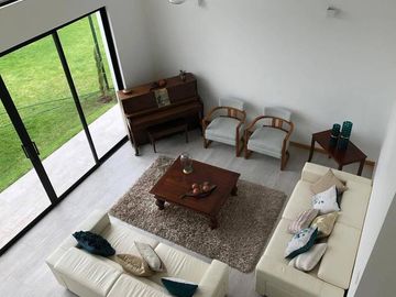Oportunidad! Espectacular casa 3 dorm., amplio jardín, Conjunto Privado, Nayón