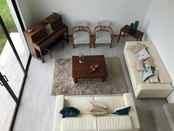 Oportunidad! Espectacular casa 3 dorm., amplio jardín, Conjunto Privado, Nayón