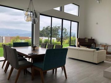 Oportunidad! Espectacular casa 3 dorm., amplio jardín, Conjunto Privado, Nayón