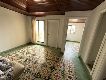 casa en arriendo/venta en contry club villa. Cod V105337