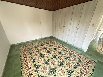 casa en arriendo/venta en contry club villa. Cod V105337