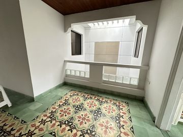 casa en arriendo/venta en contry club villa. Cod V105337