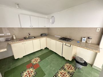 casa en arriendo/venta en contry club villa. Cod V105337
