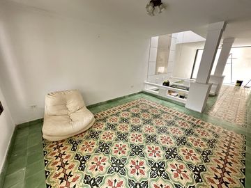 casa en arriendo/venta en contry club villa. Cod V105337