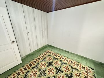 casa en arriendo/venta en contry club villa. Cod V105337