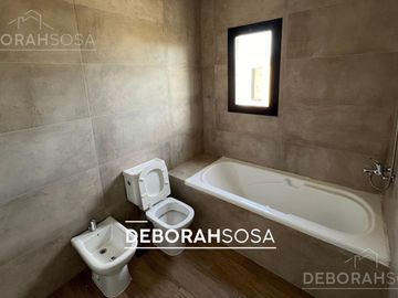 Casa en venta en 5 ambientes Al Agua 2 plantas - El Canton - Escobar, Zona Norte(Con Renta)