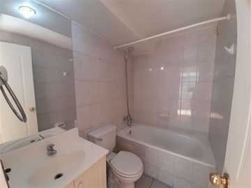 Departamento en Venta en San Isidro con Alonso Ovalle. Metro Santa Lucía